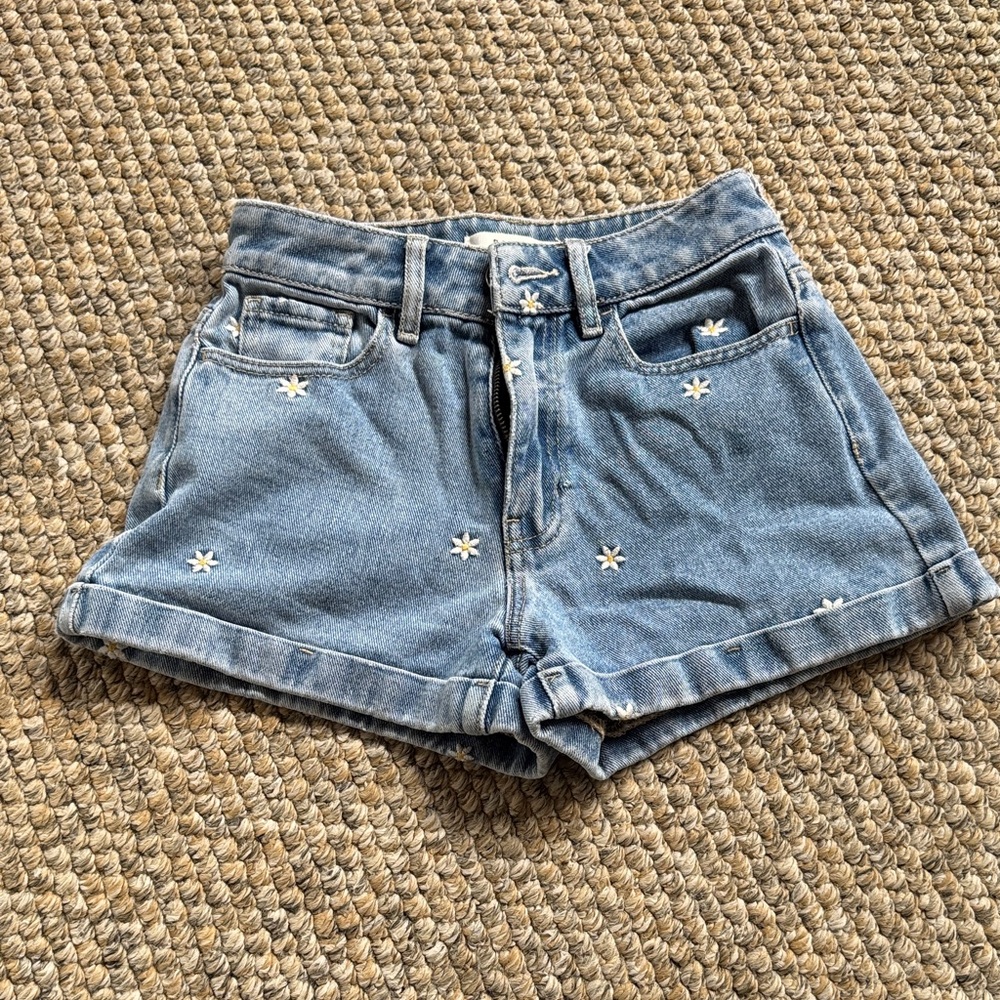 Pacsun Blue Denim Girls Shorts with floral Embroidery size 22 good condition